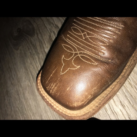 Tony Lamas only worn a few times! Size: 7 1/2. - Picture 2 of 5